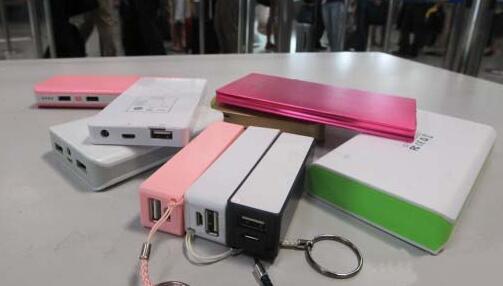 舟山查获1800个商标侵权充电宝