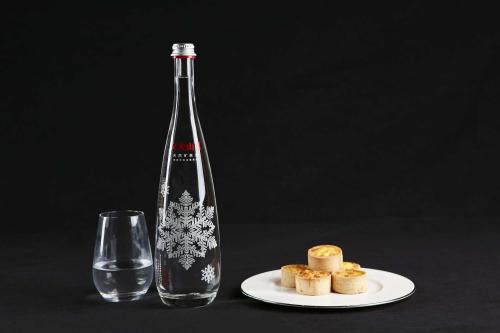 这个农夫有点牛：狂赚百亿 持有近千件商标